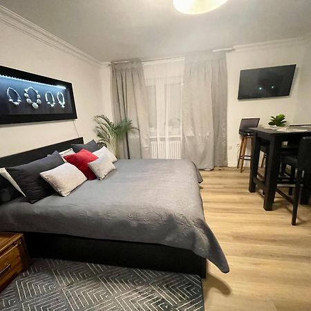 Tunnel Apartment - Nordbahntrasse, Kontaktloser Self-Check-In, Netflix Wuppertal Exteriér fotografie
