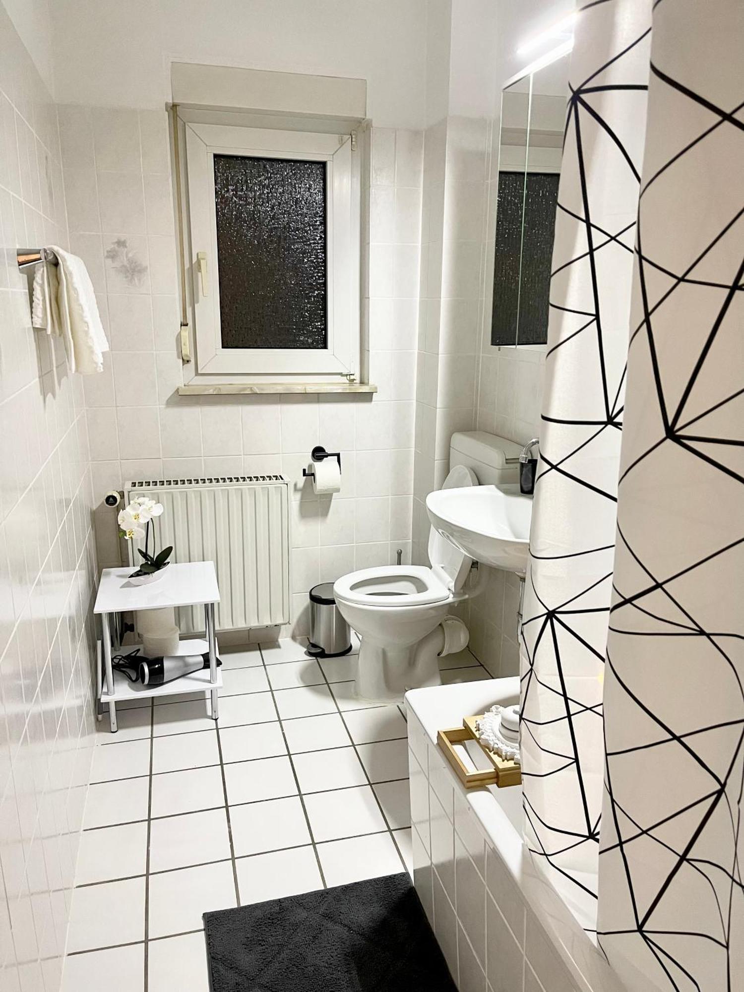 Tunnel Apartment - Nordbahntrasse, Kontaktloser Self-Check-In, Netflix Wuppertal Exteriér fotografie