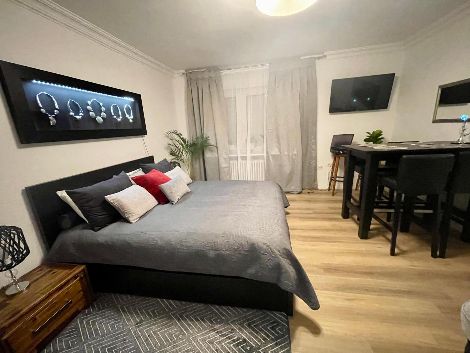 Tunnel Apartment - Nordbahntrasse, Kontaktloser Self-Check-In, Netflix Wuppertal Exteriér fotografie